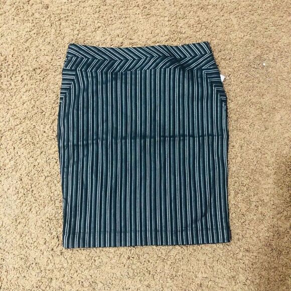 Mixxed26 Women's Pinstripe Pencil‎ Straight Stretch Skirt Black White Large NWT - Picture 4 of 5